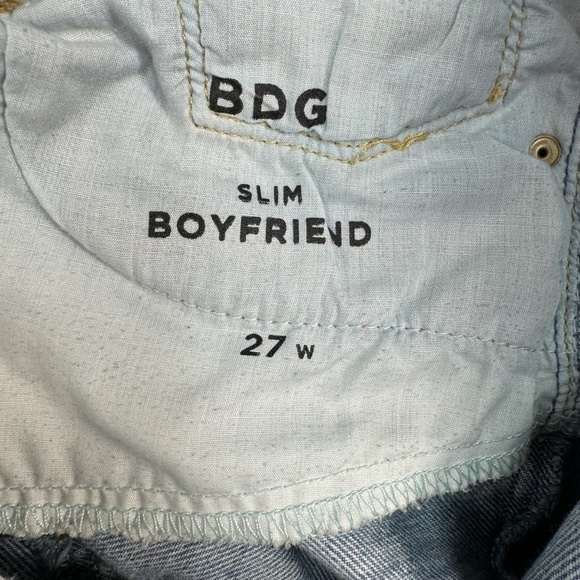 BDG Slim Boyfriend Jeans Womens Size 27 Mid Rise Medium Wash Distressed - Picture 6 of 15